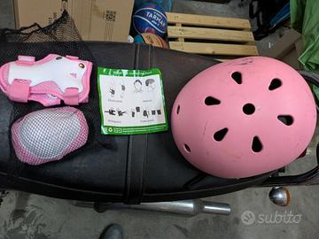 caschetto, protezioni per ginocchia e gomiti