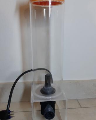 Reattore di calcio per acquario marino