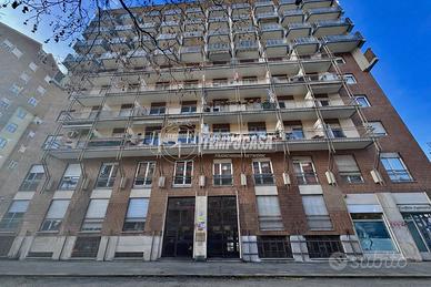 5 LOCALI CON ACCESSO PRIVATO! LIBERO SUBITO!