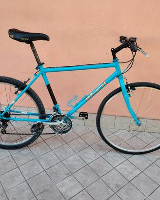 Bicicletta da 26 celeste con cambio 18 v meccanica