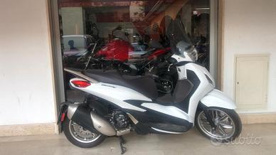 Piaggio Beverly Tourer 300