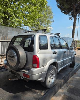 SUZUKI GRAND VITARA DEL 2003 PER RICAMBI