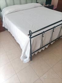 Copriletto matrimoniale in  Piquet e uncinetto