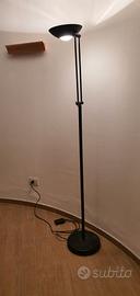 piantana luce diffusa in alto e basso