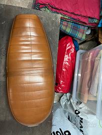 Sella Tryumph Boneville