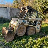 Bobcat 553 + benne