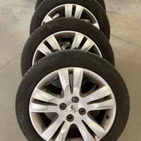 Pneumatici e cerchi Peugeot/Citroen
