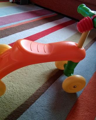 Triciclo cavalcabile 4 ruote