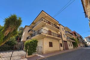 2 LOCALI A CORIGLIANO-ROSSANO
