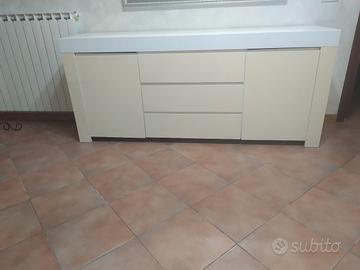 sala completa di: madia, vetrina e mobile mensola