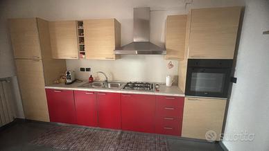 Cucina  completa di elettrodomestici
