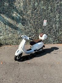 Piaggio Vespa Primavera 125