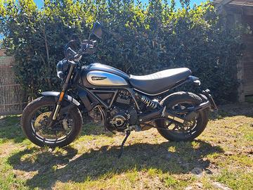  MOTO DUCATI SCRAMBLER ICON