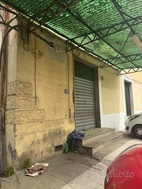 Locale commerciale C1 in Via Ardeatina,541