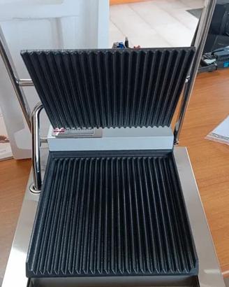 Piastra panini rigata 310 / 370 / 210 - 1,8 kw