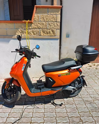 NIU MQi GT 100 – 372 km – Garanzia – Bauletto + 2 