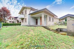Villa di 260 m² con 5 locali e box auto doppio a G