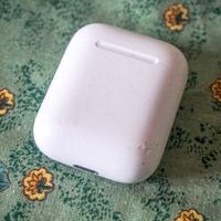 Apple AirPods 2nd Generation