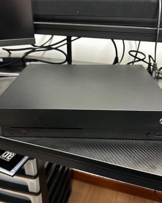 Xbox one X con 6 giochi