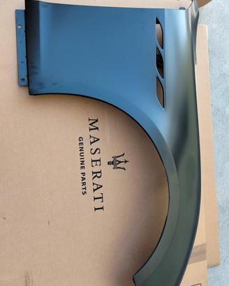 Parafango originale Maserati.