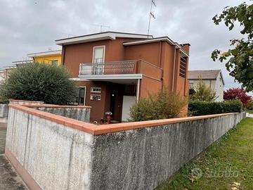 Casa a schiera di testa a fossalta di portogruaro