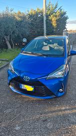 Toyota yaris hybrid style 
