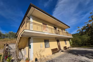 CASA INDIPENDENTE A BROCCOSTELLA