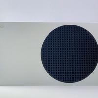 Xbox Series S + 2 Controller + Base di ricarica