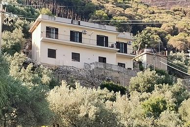 Villetta bifamiliare con terreno