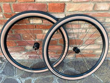 Ruote Gravel DT SWISS G500 + gomme Pathfinder 45 m