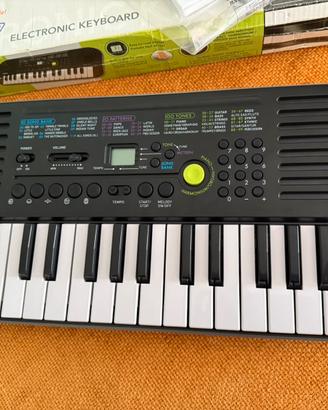 Pianola Casio SA-47 per scuola media + 6 batterie