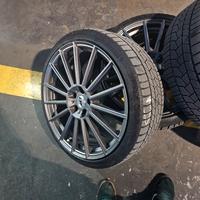 tesla model3, 4 cerchi da 20" con sensori.