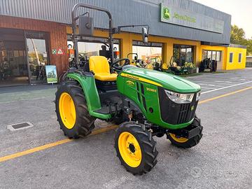 Trattore compatto John Deere 3038E