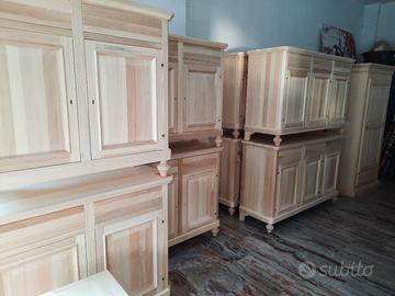 Credenze massicce in legno 