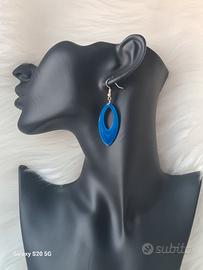 Orecchini pendenti a goccia blu