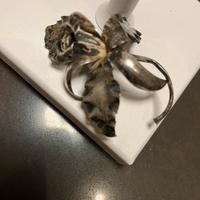 Spilla retro raffigurante orchidea