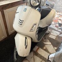 Vespa 300 GTS
