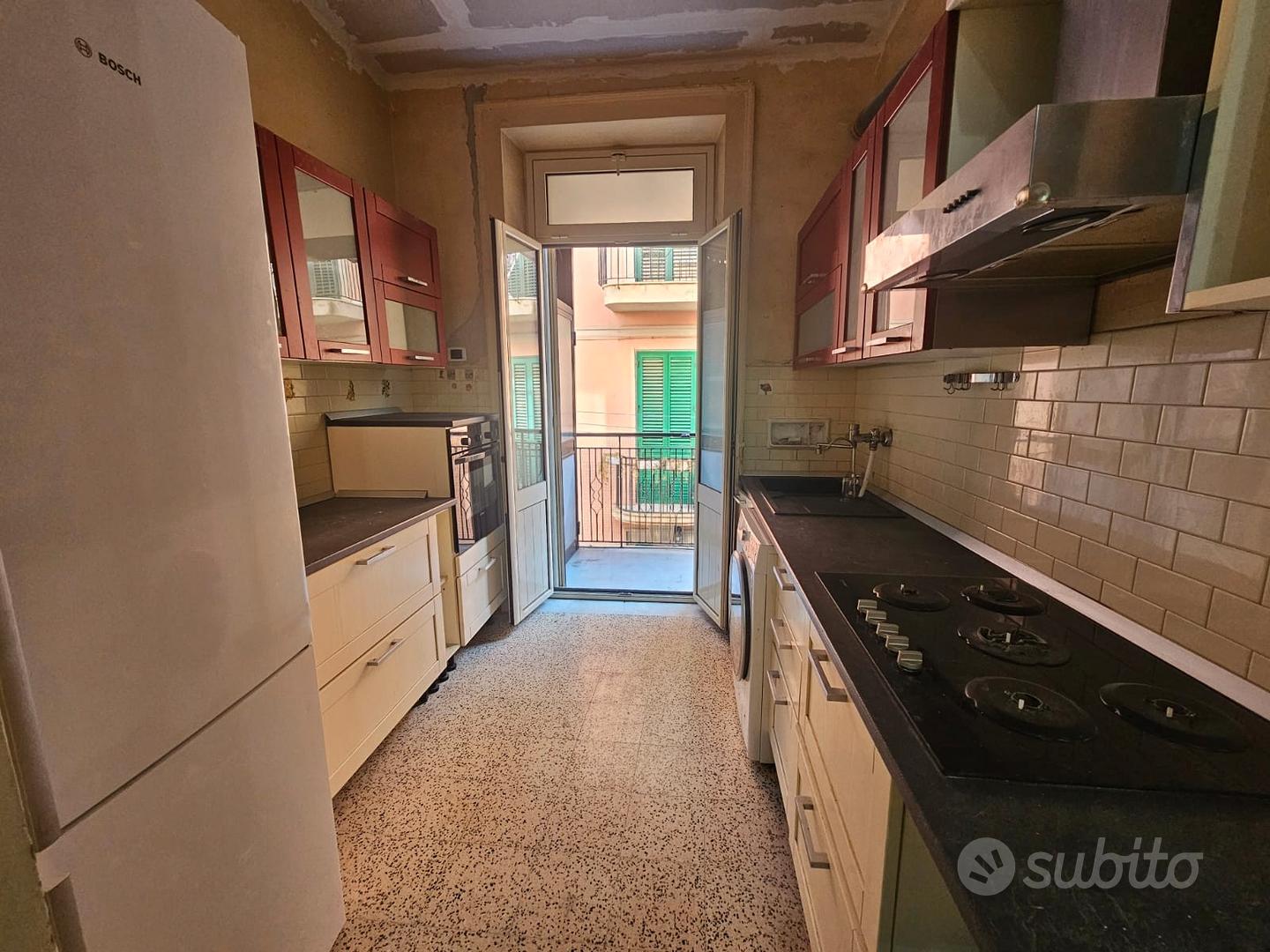 Viale Regina Elena, comodo quadrivani con cantina - Altro