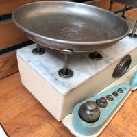 Bilancia a due piatti vintage