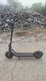 Monopattino Elettrico NAVEE i25 PRO