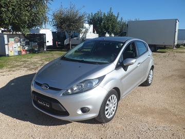 Ford Fiesta 5 posti autovettura