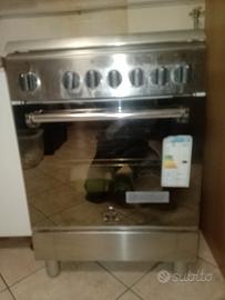 piano cottura fornello e forno. 