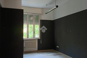 NEGOZIO A CESENA