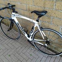 bici corsa bianchi in carbonio 