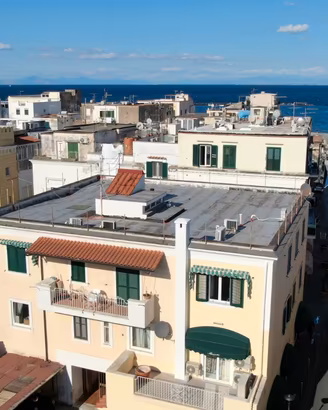 Casa ISCHIA settembre via roma mare