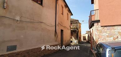 PIENO CENTRO DI AMATO - CASA INDIPENDENTE SU 3 LIV