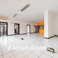 Ampio Ufficio/Laboratorio con facilità di parchegg