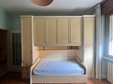 Mobile da camera con letto