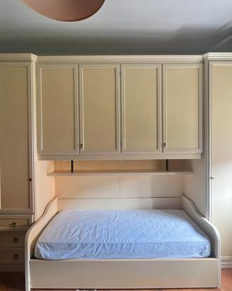 Mobile da camera con letto