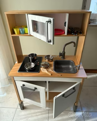 Cucina giocattolo IKEA DUKTIG con accessori